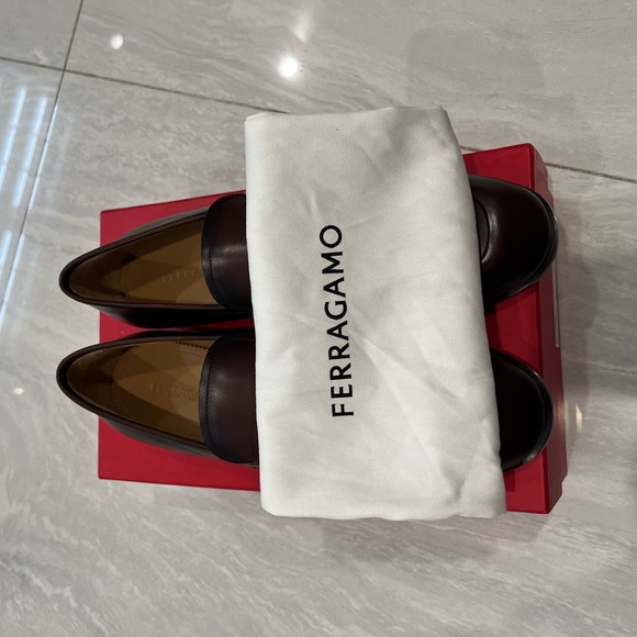 Ferragamo dress shoes - Picture 3 of 9